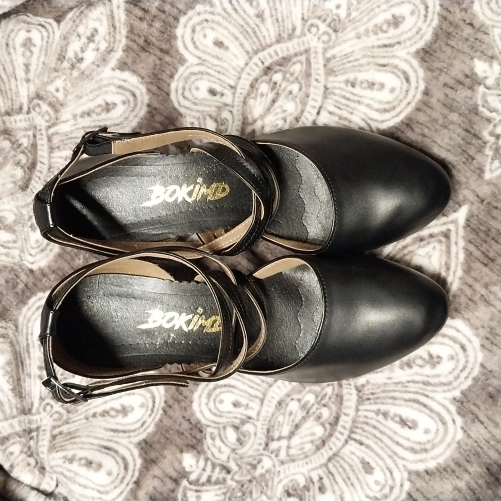 Black And Tan Heels